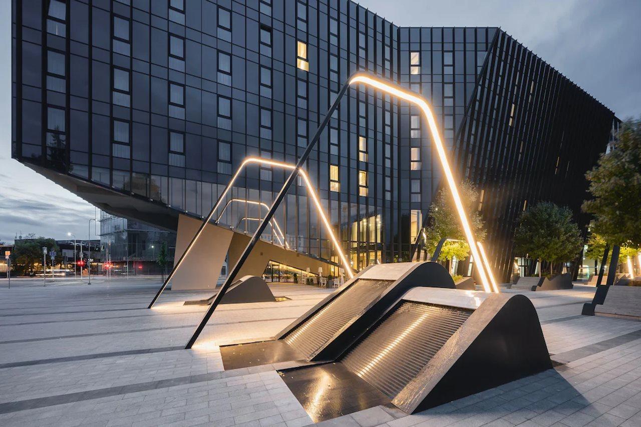 Courtyard By Marriott Vilnius City Center Bagian luar foto