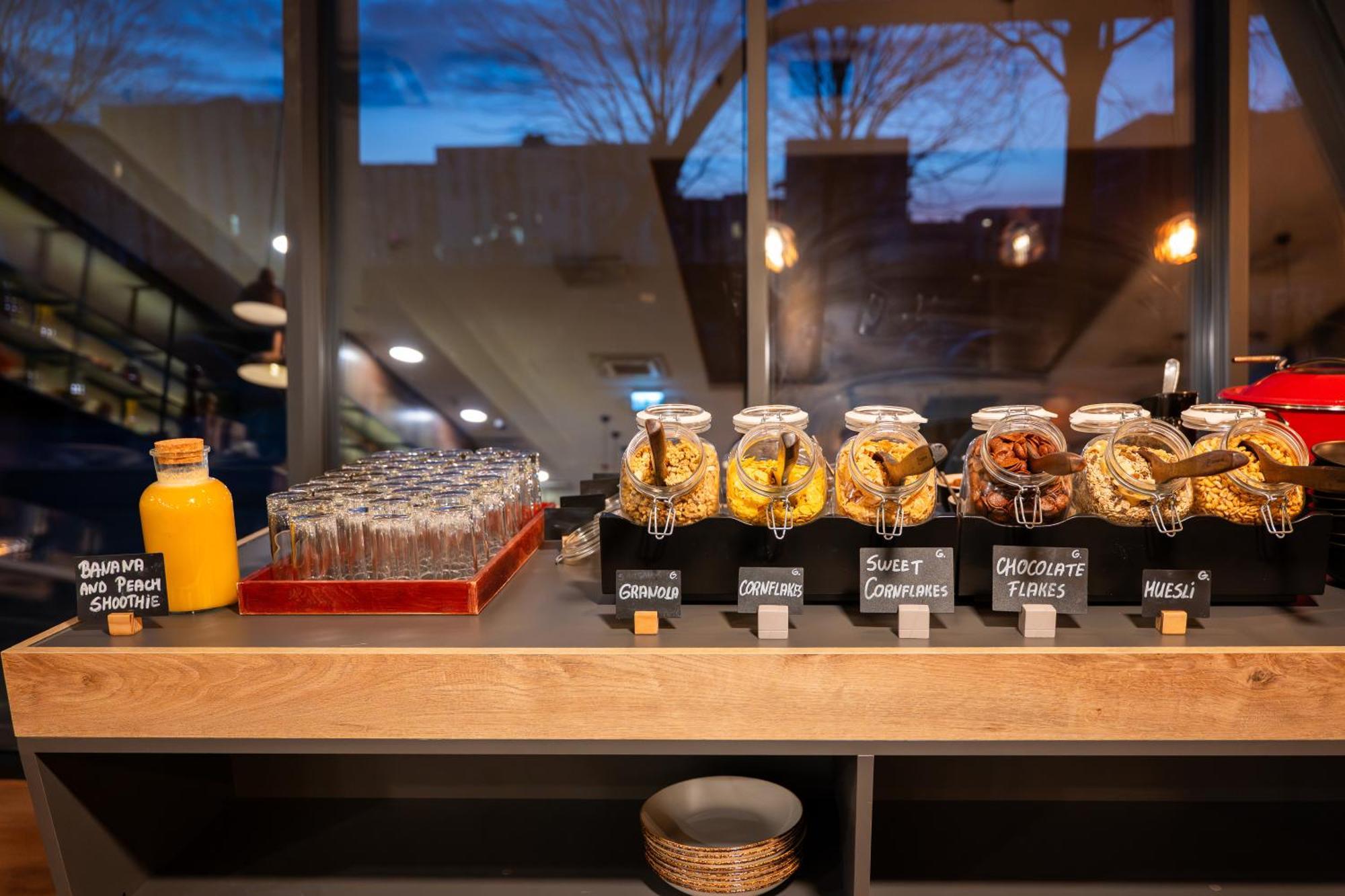 Courtyard By Marriott Vilnius City Center Bagian luar foto