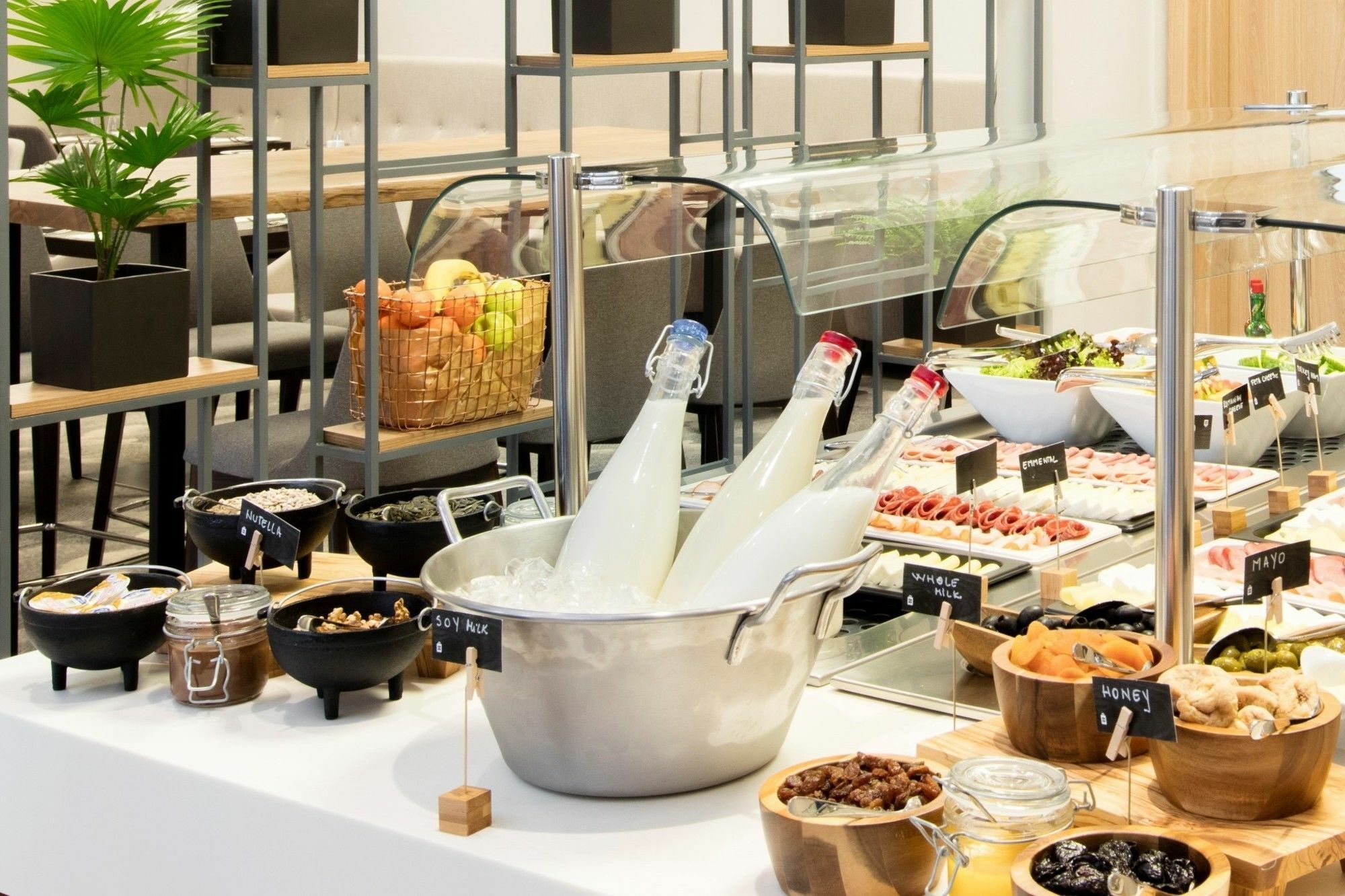 Courtyard By Marriott Vilnius City Center Bagian luar foto